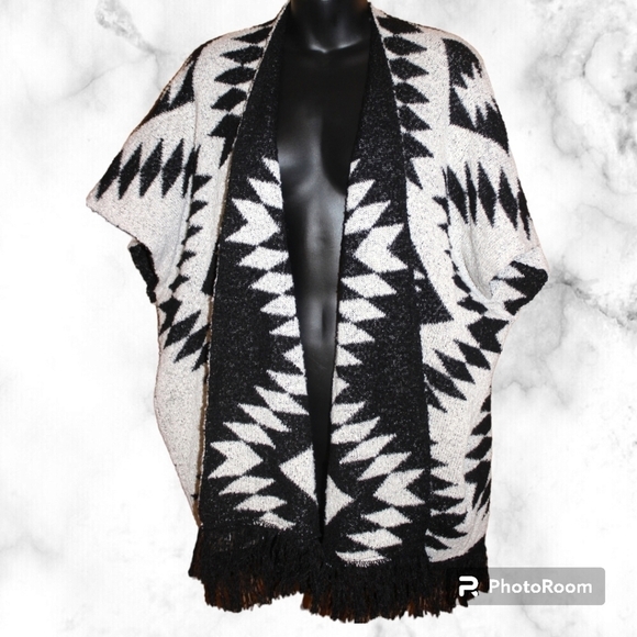 Mudd Tribal Print Cardigan - Picture 2 of 5